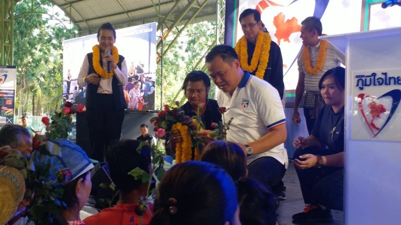 โค้งสุดท้ายก่อนเลือกตั้ง "หัวหน้าพรรคภูมิใจไทย" ช่วยลูกพรรคหาเสียง เขตพื้นที่อำเภอกบินทร์บุรี