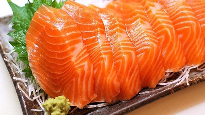 "สถานทูตไทย" ในญี่ปุ่น ออกมาเตือนหลีกเลี่ยงการกินปลาดิบ - ซาชิมิ หวั่นมีเชื้อโคโรนา !