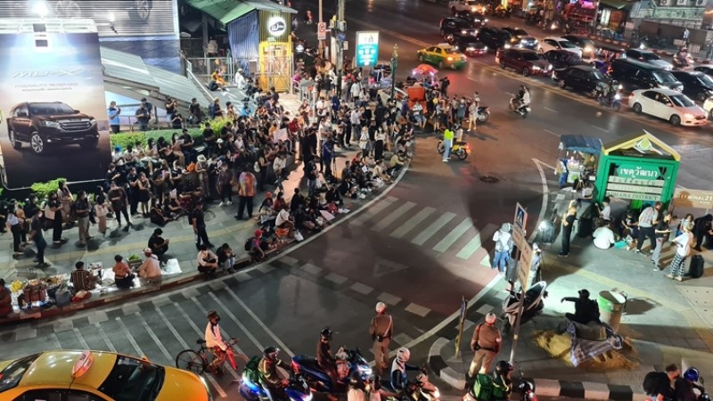 เยาวชน ลั่น ไม่ว่าอาวุธ-กระสุนยาง มาจากภาษีประชาชน ให้ซื้อมาปกป้อง ไม่ใช่ทำร้าย 