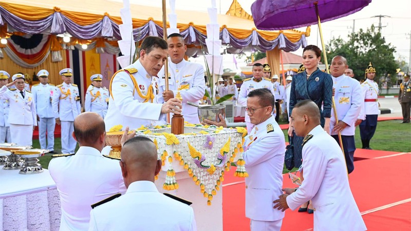 "ในหลวง-พระราชินี" ทรงประกอบพิธีวางศิลาฤกษ์ - เปิดอาคารที่ทำการศาลพิจิตร