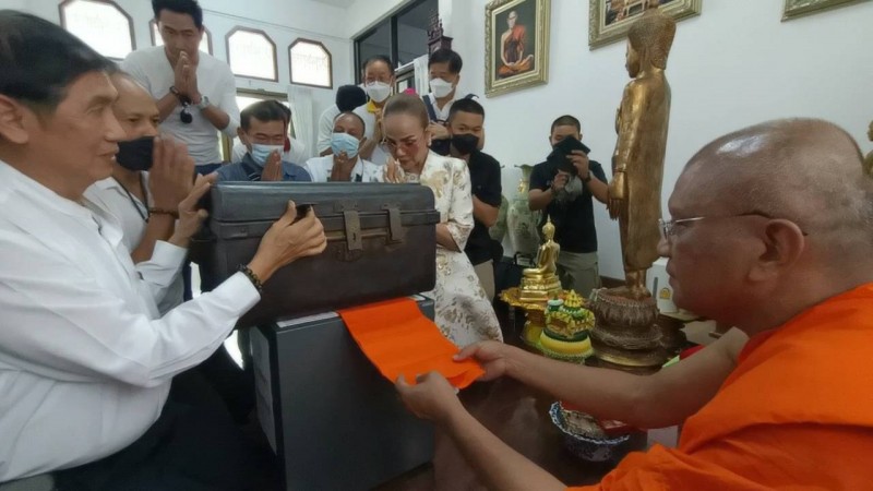 สร้างบุญใหญ่ ถวายพระสมเด็จ 3 พันองค์-ภาพวาดโบราณ"สมเด็จโต"อายุกว่า 100 ปี 2 ภาพให้วัดระฆัง