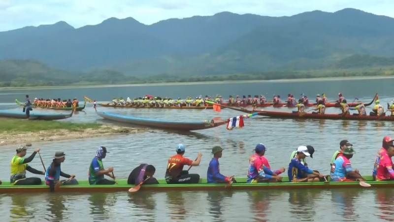 เริ่มแล้วประเพณีบุญบั้งไฟ จ.อุทัยธานี แข่งขันเรือยาวชิงถ้วยพระราชทานสมเด็จพระกนิษฐาธิราชเจ้า กรมสมเด็จพระเทพรัตนราชสุดาฯ    สยามบรมราชกุมารี