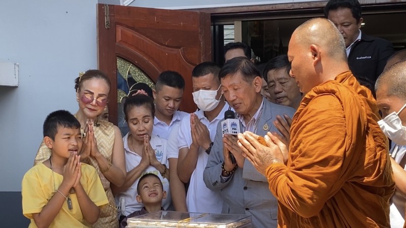 บุญใหญ่ถวายพระสมเด็จให้ 5 วัด 5 พันองค์ นำปัจจัยบูรณะวัดต่างจังหวัด