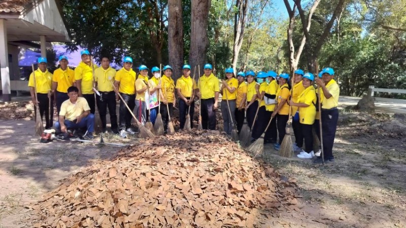 ชาวอำเภอบัวเชด น้อมรำลึกในพระมหากรุณาธิคุณ เนื่องในโอกาสวันสมเด็จพระนเรศวรมหาราช พร้อมร่วมแรงร่วมใจ ทำความสะอาดหน้า อำเภอและสภ.บัวเชด