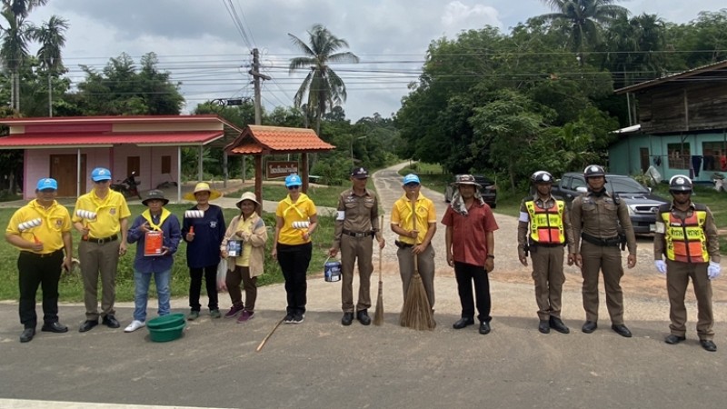 จนท.สร้างความปลอดภัยบนท้องถนนให้แก่เด็กและผู้ใหญ่ จัดกิจกรรมจิตอาสา บำเพ็ญสาธารณประโยชน์