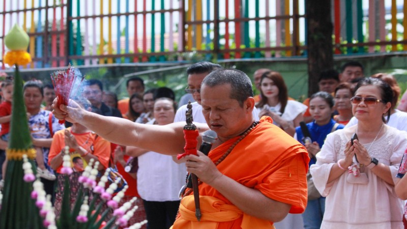 วัดลำกะดาน จัดพิธีมุทิตาสักการะทำบุญอายุวัฒนมงคล 56 ปี  พระครูปลัดอำพร อมรธรมฺโม และบวงสรวงบูรพาจารย์ อดีตเจ้าอาวาส