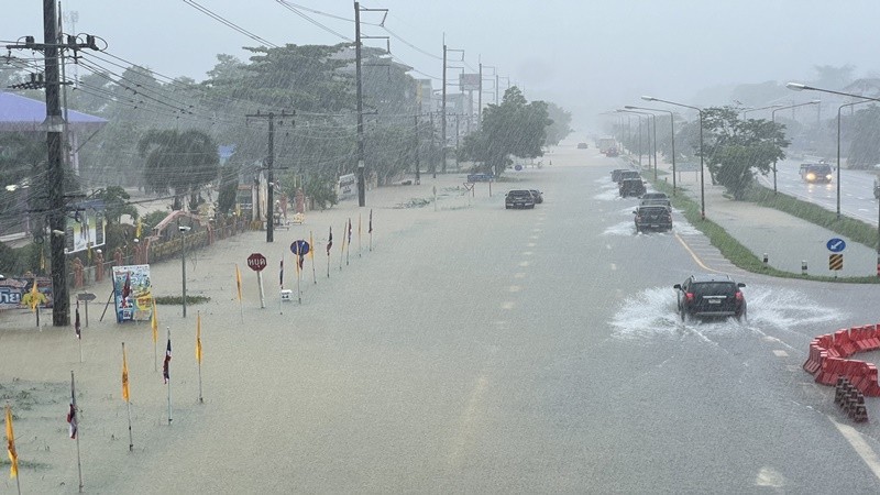 อุตุฯเตือนฉบับ 5 พายุ “พระพิรุณ” ถล่ม “เหนือ-อีสาน-ตะวันออก”ฝนตกหนัก