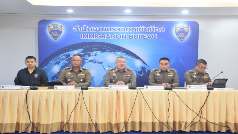 สตม.แถลงจับขบวนการขนแรงงานต่างด้าว ลักลอบเข้าไทย