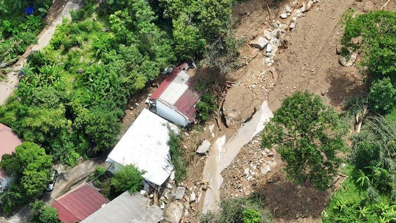 เตือน 7 จังหวัดภาคใต้ ระวังดินถล่ม-น้ำป่าไหลหลาก หลังเจอฝนถล่มต่อเนื่อง