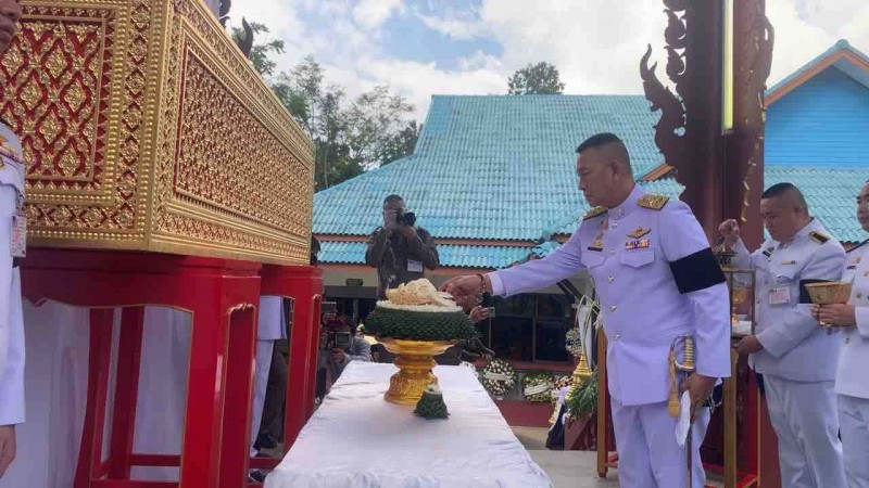 "บิ๊กต่าย"เป็นประธานพิธีพระราชทานเพลิงศพ รอง สวป.สภ.เมืองลำปาง เสียชีวิตจากการปฏิบัติหน้าที่ ถูกจยย.พุ่งชน 