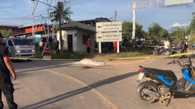 คนร้ายยิงสนั่นกลางแยก ดับ 3 ศพ ตร.คาดฆ่าล้างหนี้