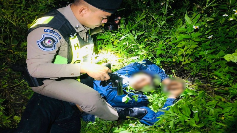 ตร.ทางหลวง รวบหนุ่มใหญ่แว้นจยย.หนี ค้นเจอปืน-เสพยา