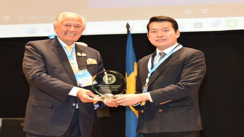 "ดร.ธิติวัฐ" รับรางวัลสันติภาพโลก ณ กรุงสต๊อกโฮม