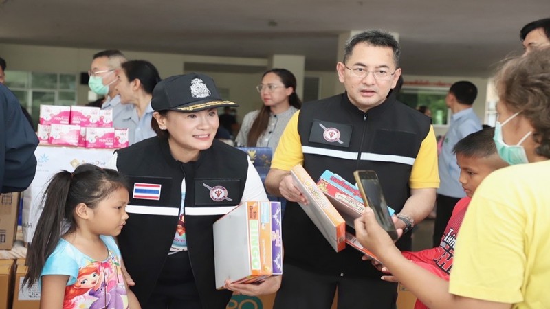 โฆษก รพ.ตำรวจ นำทีมจิตแพทย์–นักจิตวิทยา ลงพื้นที่ศูนย์พักพิงจังหวัดสุรินทร์