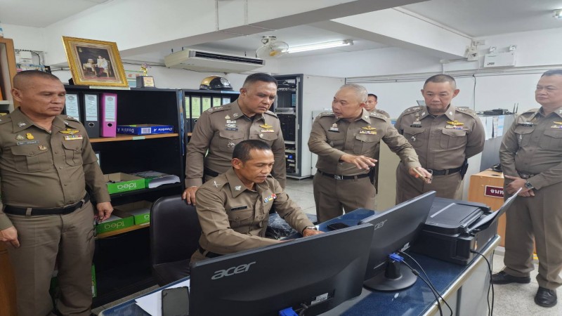 "พล.ต.ต.ภัคพงศ์"ตรวจประเมินศูนย์รับแจ้งเหตุ 191 ปทุมธานี-นนทบุรี