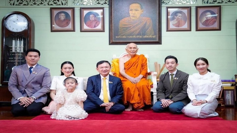 “ทักษิณ-อิ๊งค์-ครอบครัว” เข้าเฝ้า สมเด็จพระสังฆราช วันเกิดครบ 39 ปี