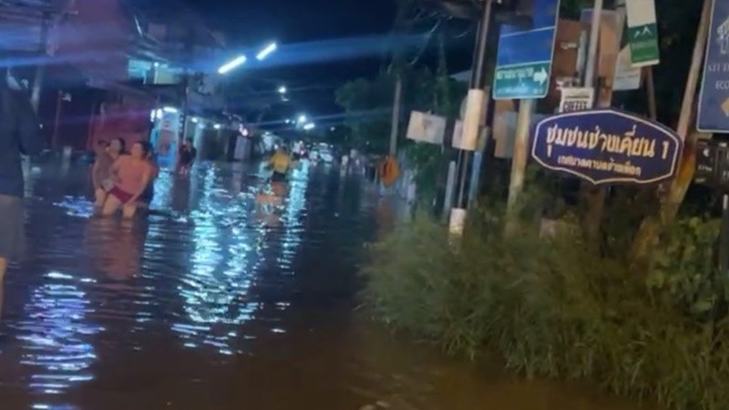 อพยพด่วน! น้ำป่าดอยสุเทพ ไหลท่วมชุมชนช่างเคี่ยนเจ็ดยอด