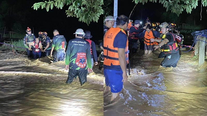 ระทึก! กู้ภัยลุยน้ำป่าช่วย 5 ชีวิต ผู้ใหญ่-เด็ก อ.แม่ริม เชียงใหม่
