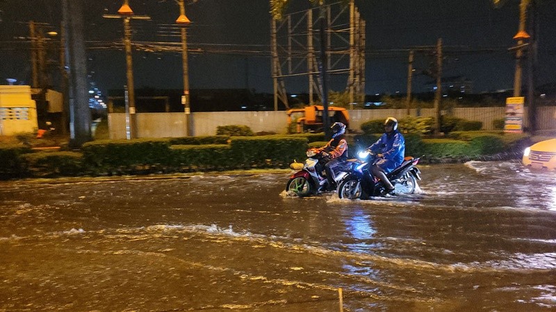 กรมอุตุฯ เตือนมรสุมพาดผ่าน ทั่วไทยฝนตกหนัก
