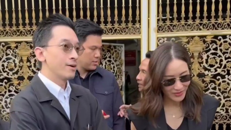 “พินทองทา” เยี่ยม “ทักษิณ” ห่วงน้ำท่วมเร่งช่วยเหลือปชช.