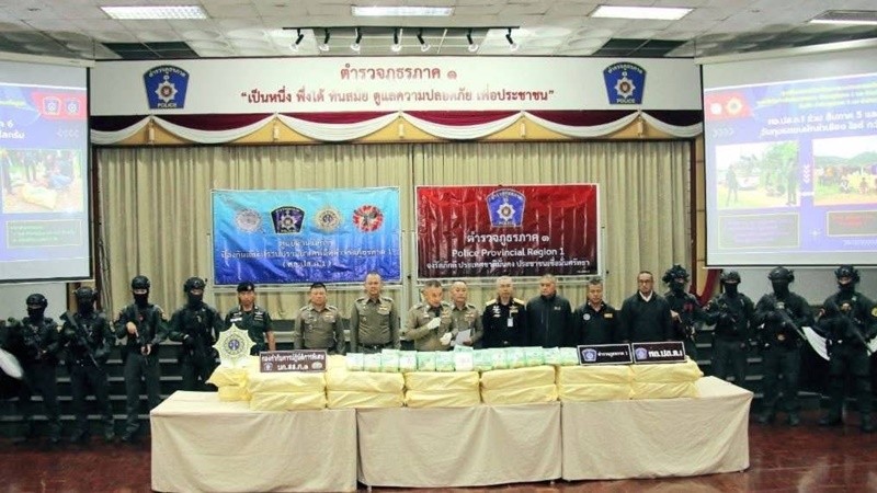 “ผบช.ภ.1” แถลงโชว์ผลงาน จับไอซ์ 34 กระสอบ หนัก 675 กก.